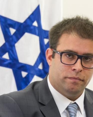 F151012MA0041-e1457712406347