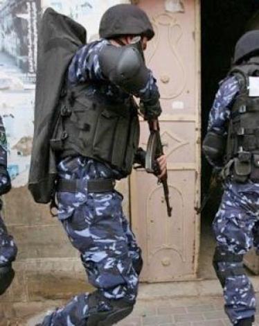 أجهزة السلطة تعتقل 6 من حماس وشقيقان يضربان عن الطعام
