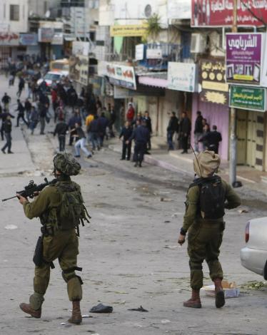 idf-israel-palestine-palestinian-tear-gas-hebron-west-bank-conflict-jew-arab