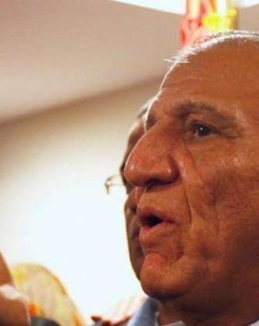 إيقاف نجل عنان عن العمل وإحالته للتحقيق