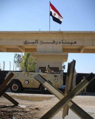 السفير اللوح يعلّق على شائعة إغلاق معبر رفح