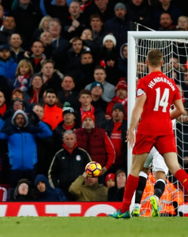ليفربول يعتلي صدارة البريميرليج بسداسية واتفورد