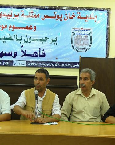 خان يونس: عقد لقاء توعوي حول الصحة والسلامة المهنية لعمال النظافة