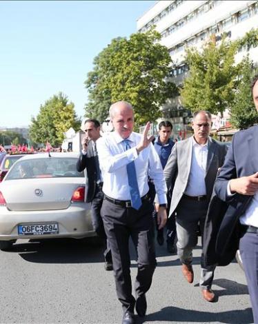 المتحدث باسم الحكومة التركية نعمان قورتولموش