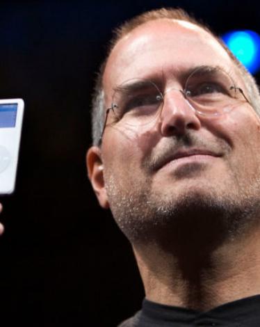 104614743-GettyImages-524048206-steve-jobs-ipod-nano-750x430