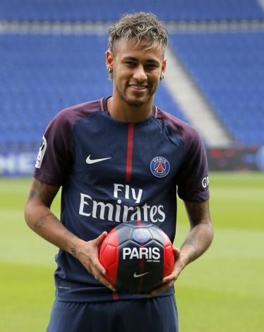 رئيس ريال مدريد يستخدم حيلة جديدة لإغراء نيمار