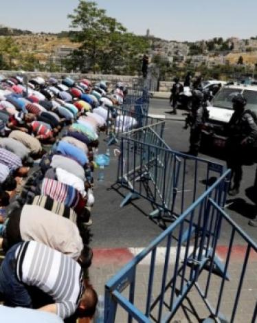 large-مفتي-القدس-من-يدخل-الأقصى-من-البوابات-الإلكترونية-صلاته-باطلة-f1dc6