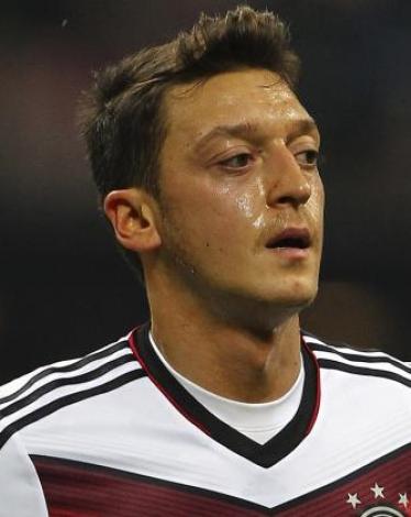 1405619455640_Karena-Piala-Dunia-Ozil-Tak-Puasa-Ramadhan-Tahun-ini