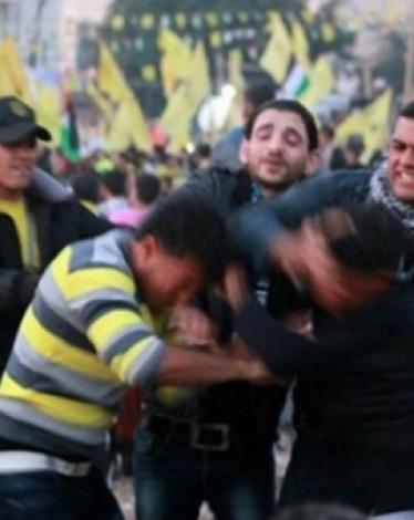 اشتباكات عنيفة بين مؤيدي عباس ودحلان بغزة