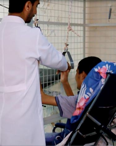 مستشفى الوفاء بغزة يختتم برنامج لتأهيل جرحى مسيرات العودة