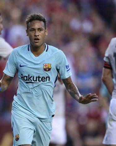 نيمار يواصل تألقه ويقود برشلونة لهزيمة مانشستر يونايتد