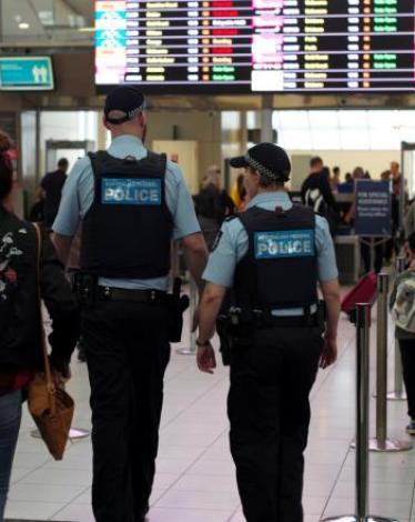 أستراليا تعزز إجراءات الأمن إثر مخطط لتفجير طائرة