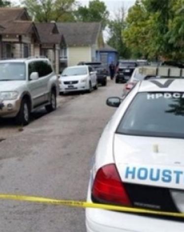 أمريكية تقتل طفليها وتطلب من جارها مساعدتها في دفنهما