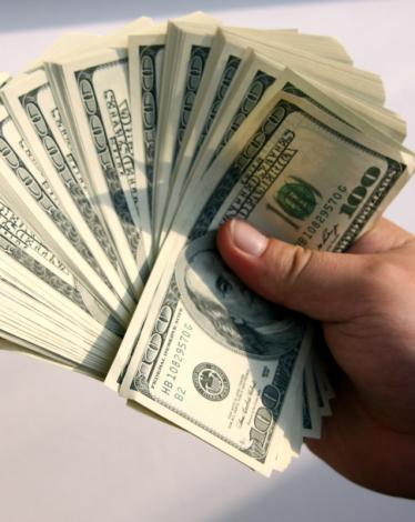 الكيالي: صرف المنحة القطرية اليوم للموظفين المدنيين