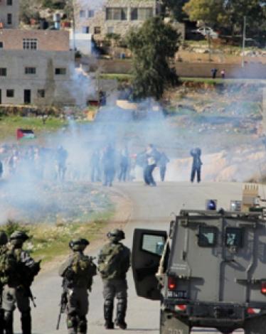 3 إصابات جراء قمع الاحتلال لمسيرة تضامنية مع الأسرى