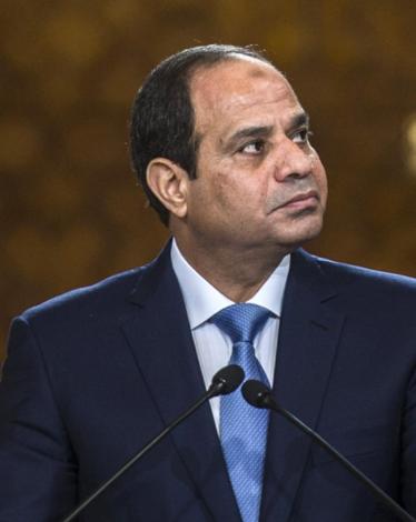 لماذا يخاف السيسي من سفر كبار مسؤوليه دون إذنه؟