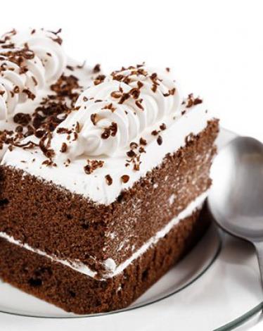 chocolate-cake-with-cream