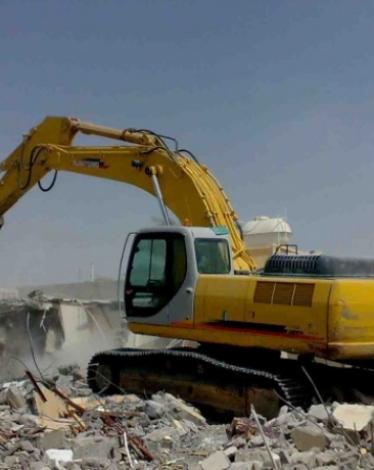 الاحتلال يخطر بهدم بئرين جنوب الخليل