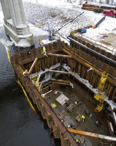 كيف يبني المهندسين الهياكل تحت الماء؟