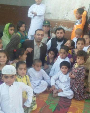 1-باكستاني-وأطفاله