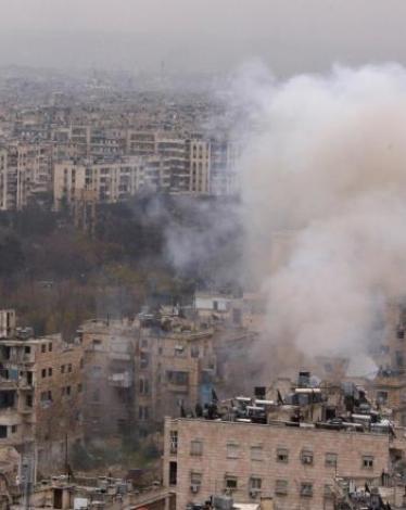 المعارضة تستعيد مواقع شرق حلب والغارات مستمرة