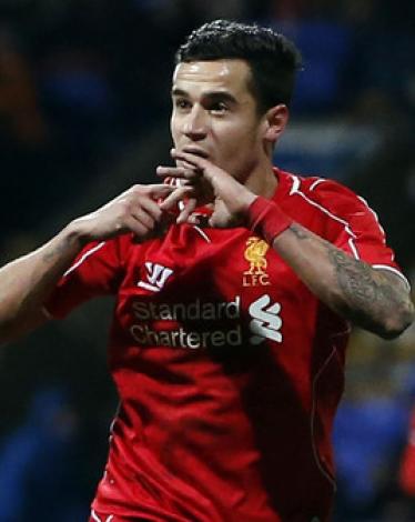 ألمح البرازيلي فيليب كوتينيو، لاعب ليفربول، لترحيبه بالانتقال إلى صفوف برشلونة، عندما أبدى سعادته باللعب بجوار مواطنه نيمار دا سيلفا.  وأشارت تقارير صحفية إسبانية عدة إلى أن كوتينيو يعد هدفا أساسيا لبرشلونة خلال فترة الانتقالات الصيفية المقبلة، فيما صرح ن