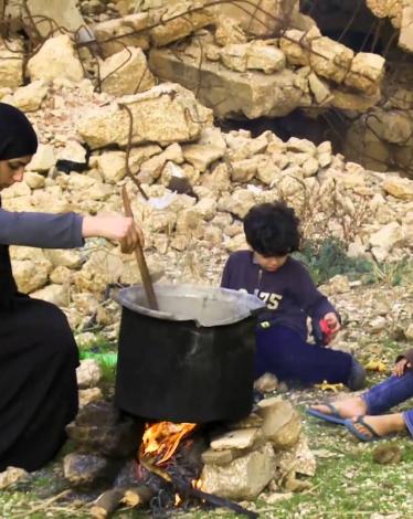 عندما يتخلّى الأب عن زوجته وأبنائـه 
