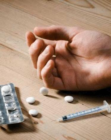 مدمن مخدرات يبيع طفله بـ50 دولار