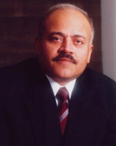 عادل أبو هاشم