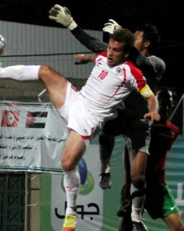 شباب الخليل يتعثر والهلال يسقط دورا بـ"المحترفين"