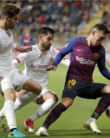 برشلونة يجمد الحدادي
