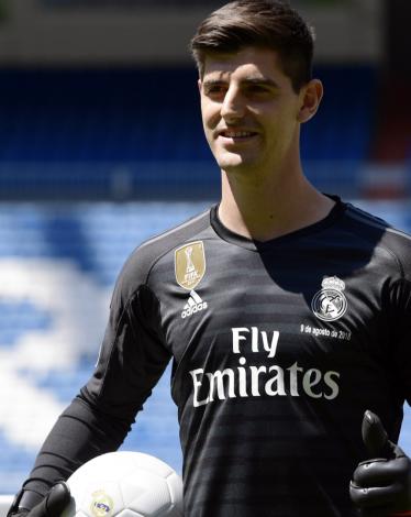 thibaut-courtois-real-madrid-unveiling_10yzsk8r1kto4111dbsomqyng8