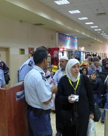 مهنا: معبر الكرامة يعمل غدا 24 ساعة متواصلة أمام حركة القادمين