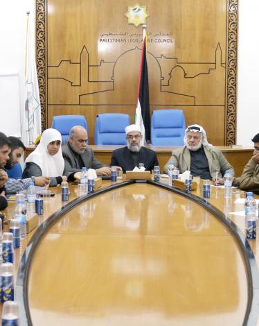 لجنة التربية تلتقي بوفد طلابي من جامعة الاقصى