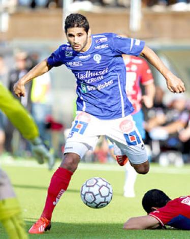 مهاجم المنتخب الوطني الفلسطيني عماد زعترة 