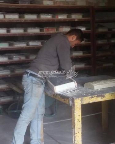 الحجر الصناعي منافس يثبت فعاليته في الشارع الفلسطيني