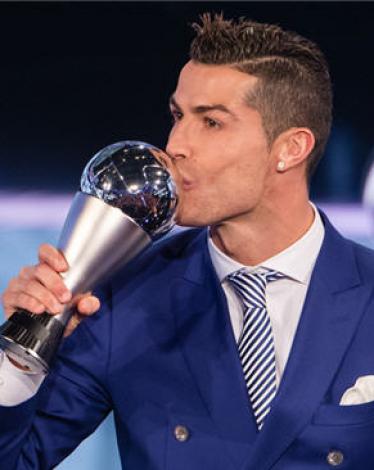 Cristiano-Ronaldo كريستيانو رونالدو في حفل الفيفا