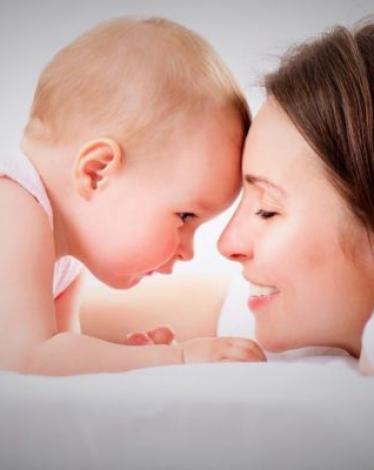 الأطفال يرثون ذكاءهم من أمهاتهم