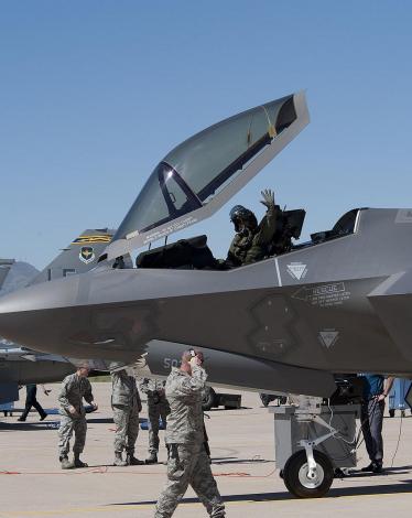 F35