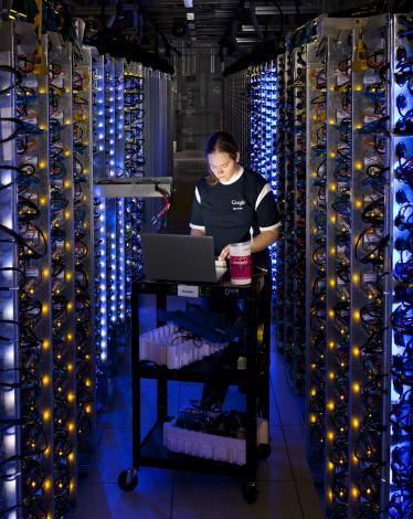 google-datacenter-people-02