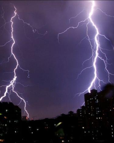 cloud-ground-lightning14_20850_600x450