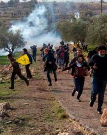 الاحتلال يقمع مسيرة نعلين