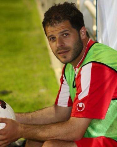 متوسط ميدان مركز الأمعري والمنتخب الوطني هشام الصالحي