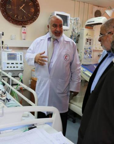 نواب محافظة غزة يتفقدون مستشفى الشهيد محمد الدرة