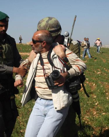 الاحتلال يعتقل (5) صحفيين خلال نيسان الماضي‎