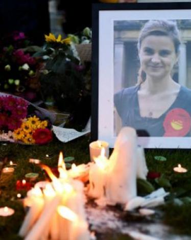 النائبة البريطانية جو كوكس