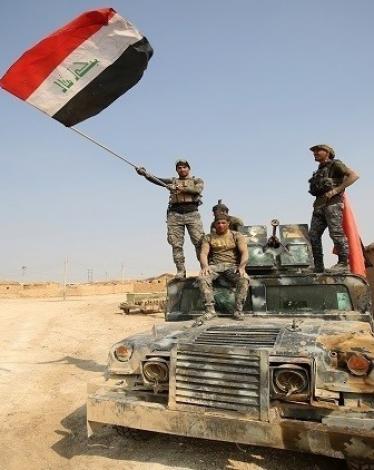 أعلن القائد العام للقوات المسلحة العراقية رئيس الوزراء حيدر العبادي الأحد 19 فبراير/شباط انطلاق عمليات تحرير الجانب الأيمن للموصل من قبضة تنظيم "داعش".  من جانبه أكد قائد عمليات "قادمون يا نينوى" أن القوات المسلحة "تتسابق بمعنويات عالية" تجاه الأهداف المح