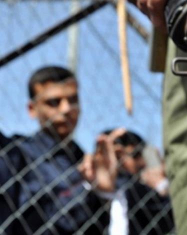 أفرجت قواتُ الاحتلالِ الإسرائيلي، عن سبعة مواطنين من قطاع غزة، اعتقلتهم على فتراتٍ متلاحقةٍ في وقتٍ متأخر من الليلةِ الماضية.  وتنسّم  الحرية بعد اعتقال دامَ 28 يومًا، كل من سلمان المصالحة 