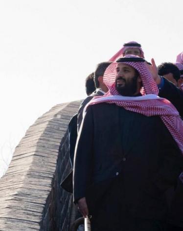 بن سلمان يقف على أحد "عجائب الدنيا السبع"