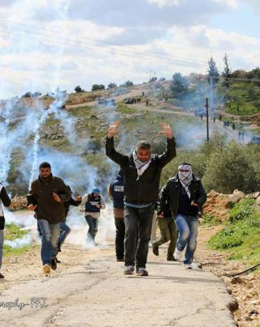 اصابات-بالاختناق-في-مسيرة-بلعين-الاسبوعية2